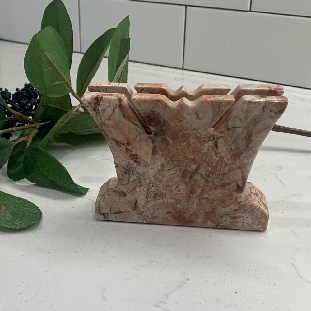 Onyx Tellez Letter Holder